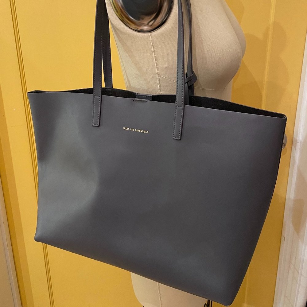 WANT Les Essentiels Strauss Tote Gray leather